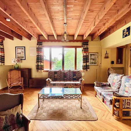 Chalet Beau Chalet Traditionnel A